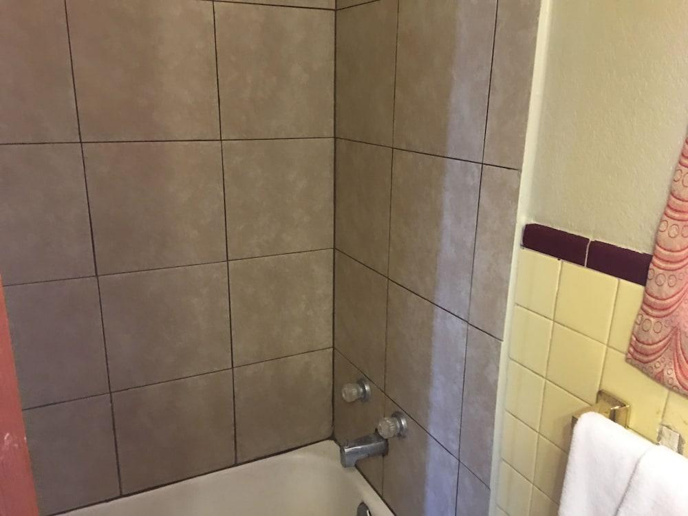 Best Value Inn Motel Sandusky photo 57