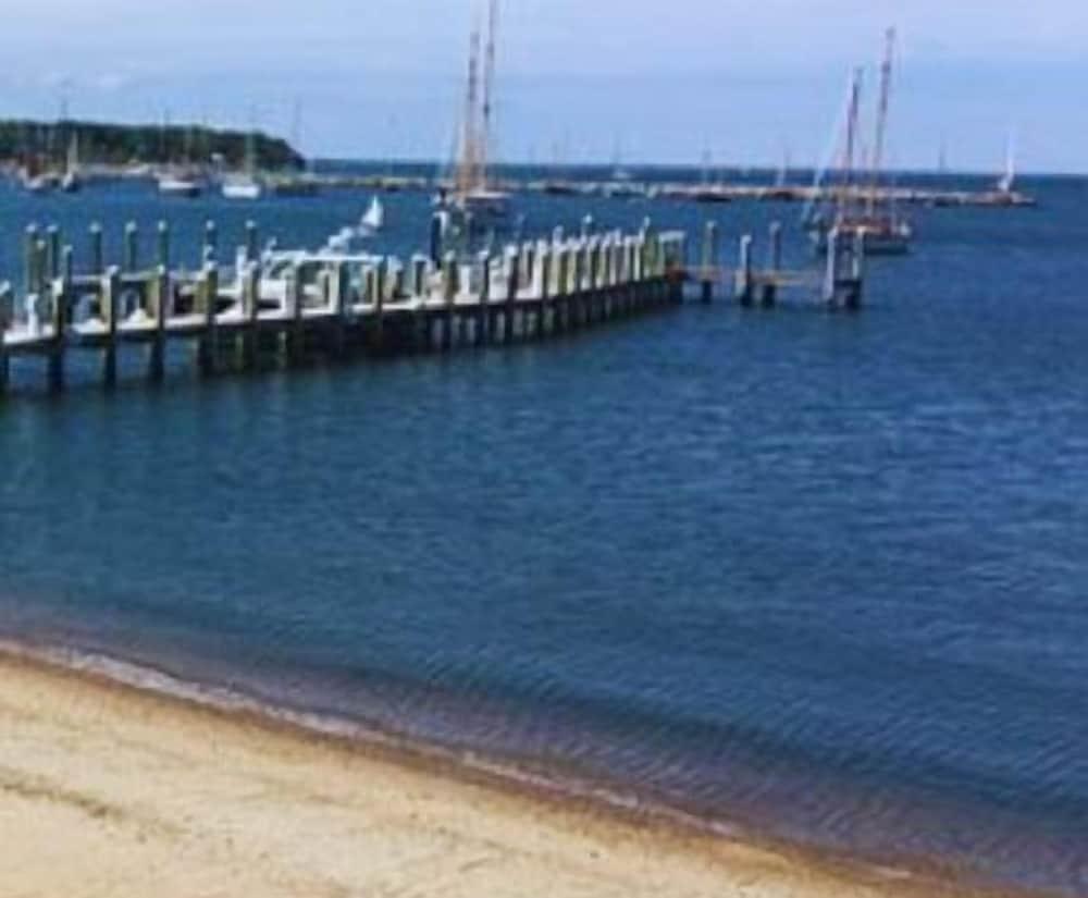 Vineyard Harbor Motel - Private Beach photo 57