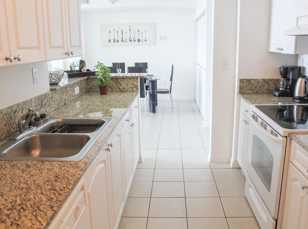 Best Holiday Suites photo 37