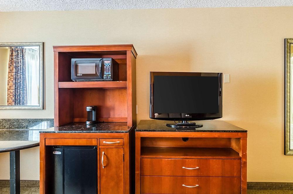 Quality Inn Chicopee - Springfield photo 13