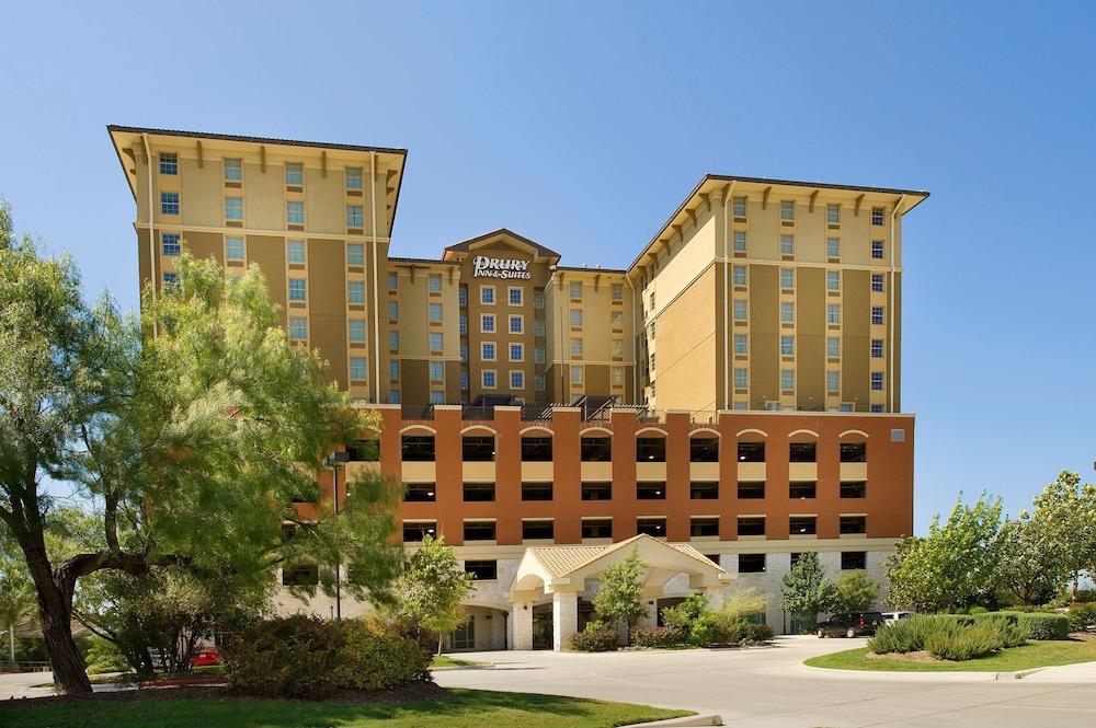 Drury Inn & Suites Near La Cantera Parkway photo 1