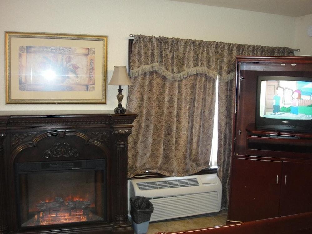 Trails West Motel photo 17