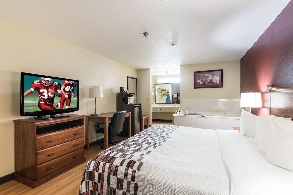 Red Roof Inn Conroe North - Willis photo 11