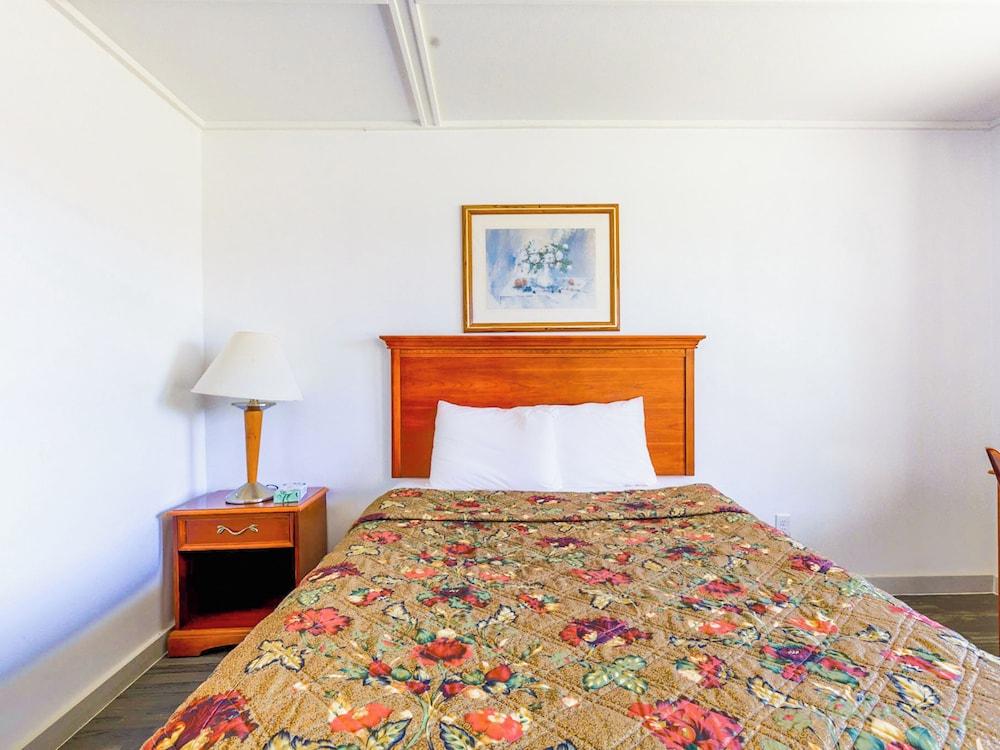 Country Hearth Inn & Suites By OYO Sturgis photo 31