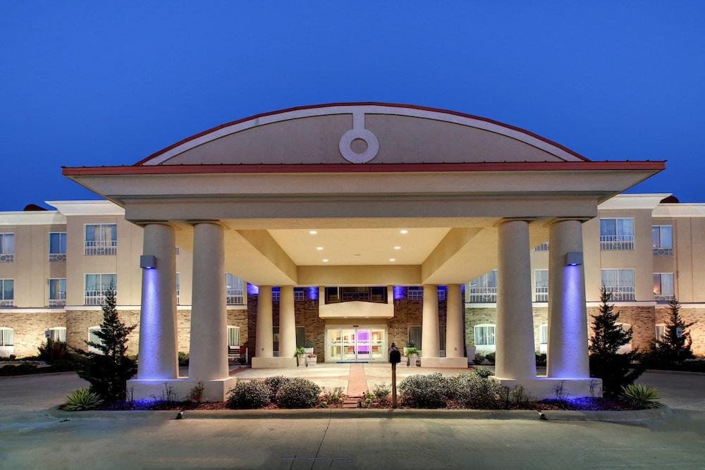 Holiday Inn Express and Suites Winona North by IHG photo 28