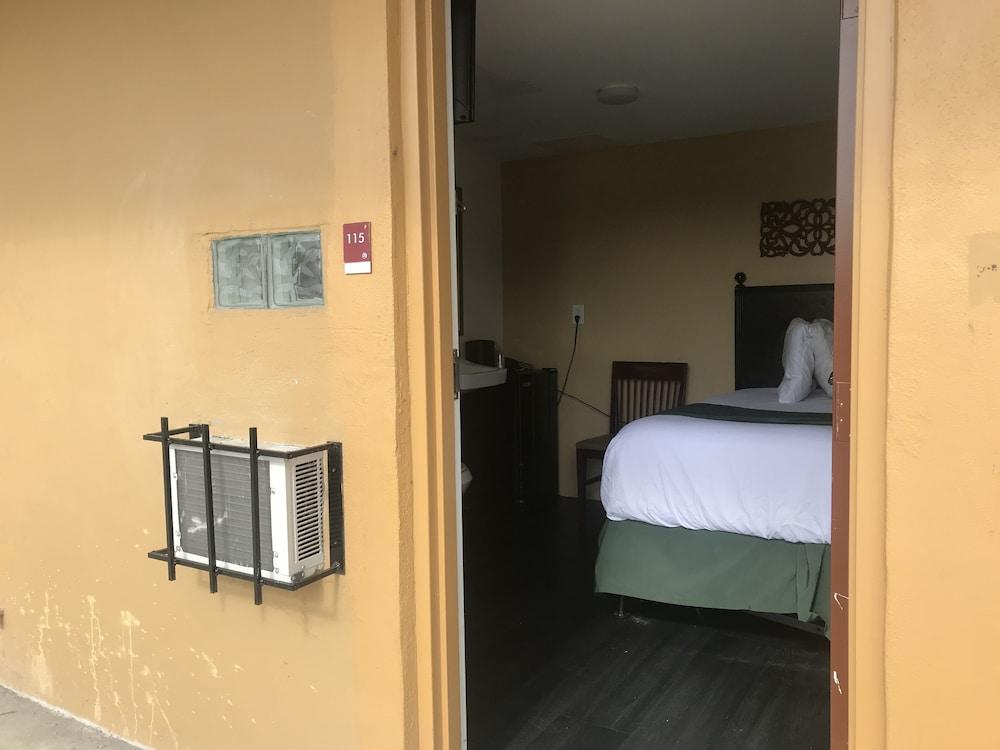 Hotel Bel-Air Orlando photo 16
