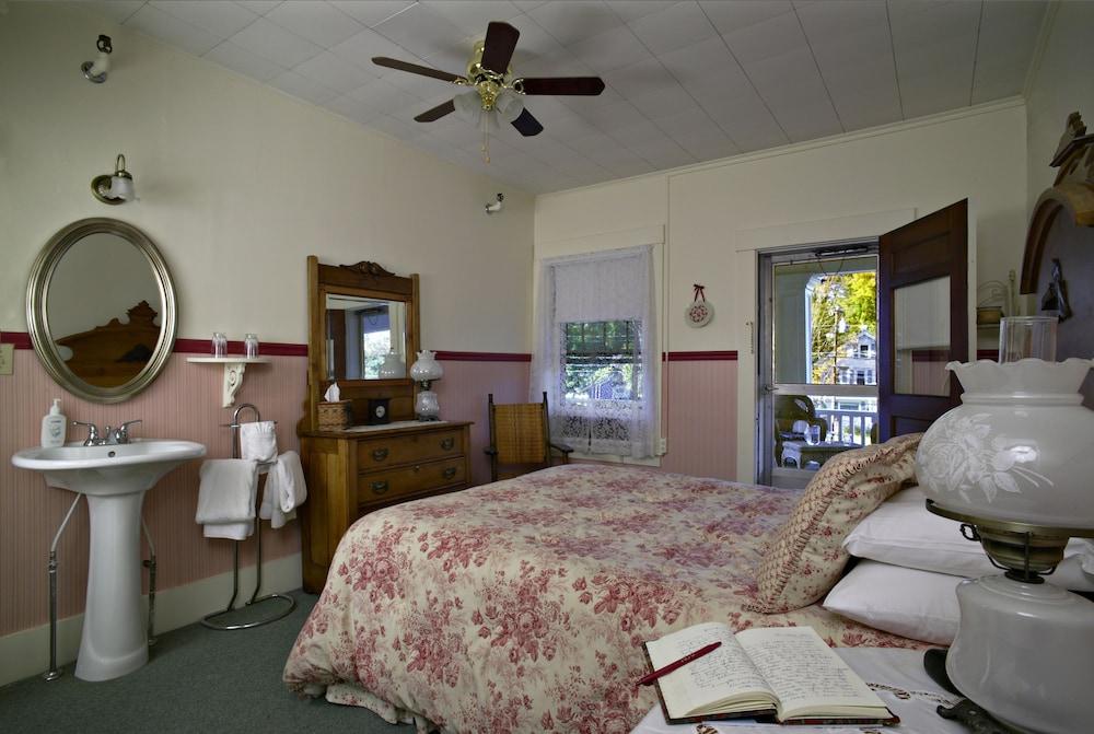 Fullerton Inn photo 3