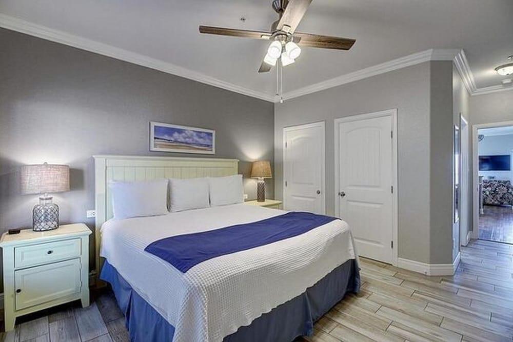 Beachgate CondoSuites and Oceanfront Resort photo 97