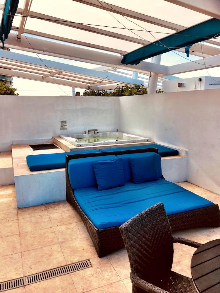 De Soleil Hotel on Ocean Drive photo 11