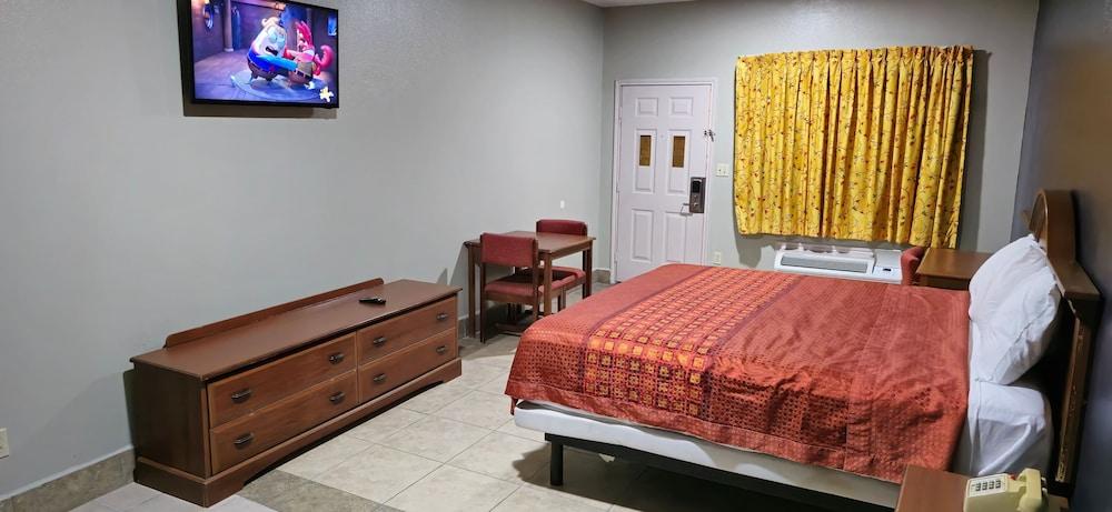 Texas Inn and Suites RGV photo 96