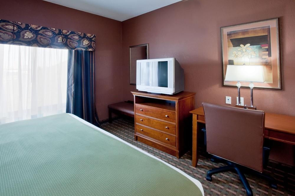 Holiday Inn Express Hotel & Suites Suffolk by IHG photo 8