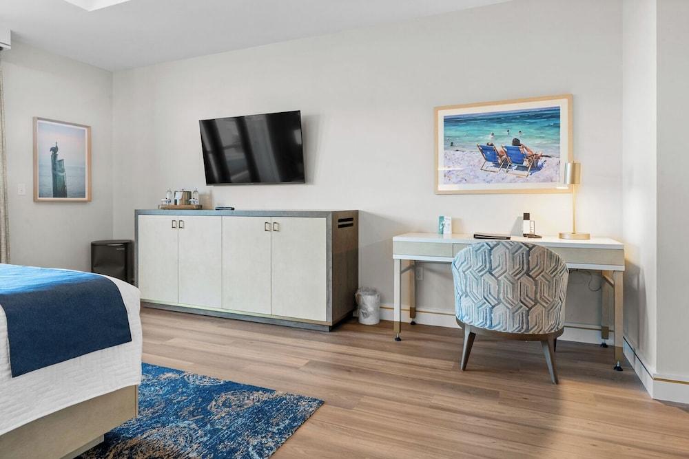 Harbor Suites at Harborwalk Village photo 84