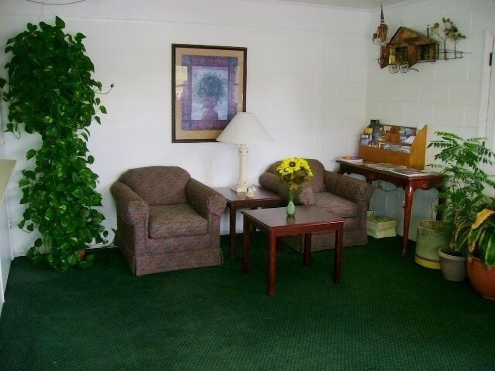 Sherwood Motel photo 10