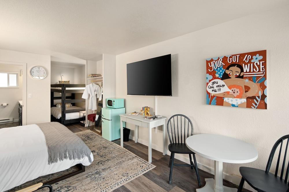 Hotel McCoy - Art, Coffee, Beer, Wine photo 49