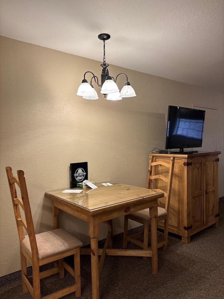 Twin Lakes Inn and RV photo 15