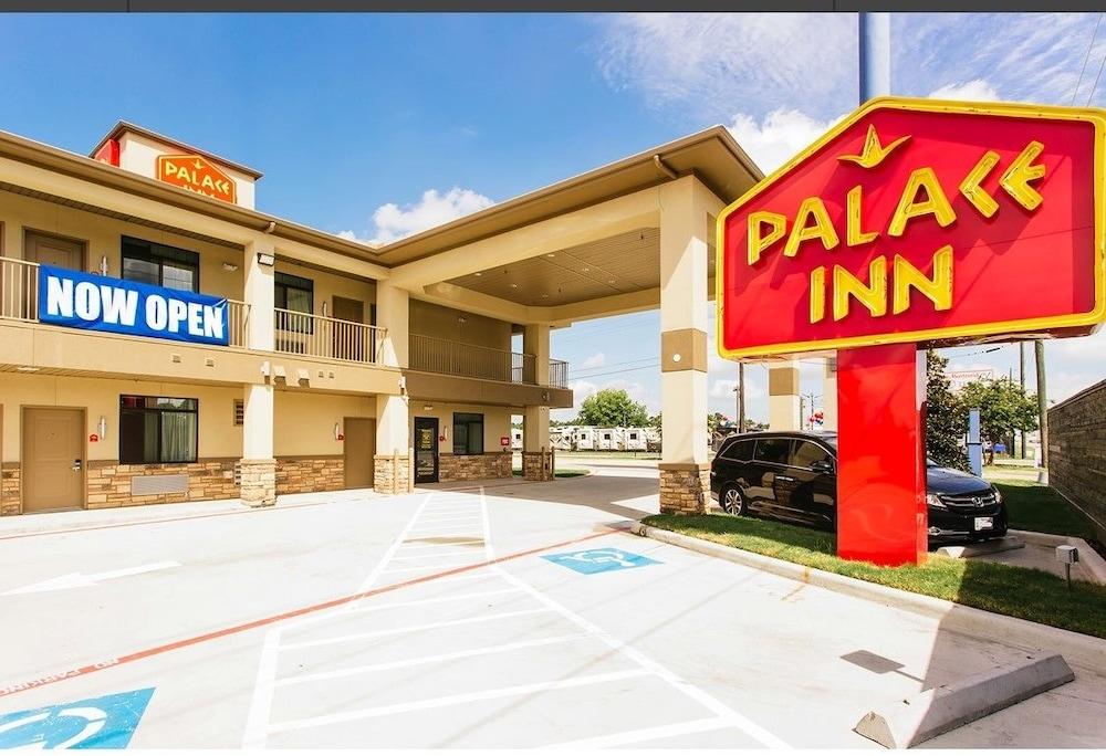 Palace Inn Conroe photo 13