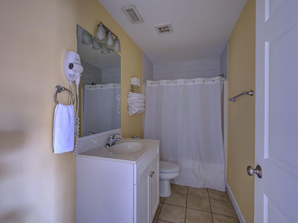 Tiffany's Motel & Condos photo 28