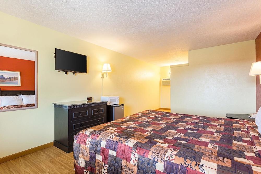 Rodeway Inn Roswell West photo 6