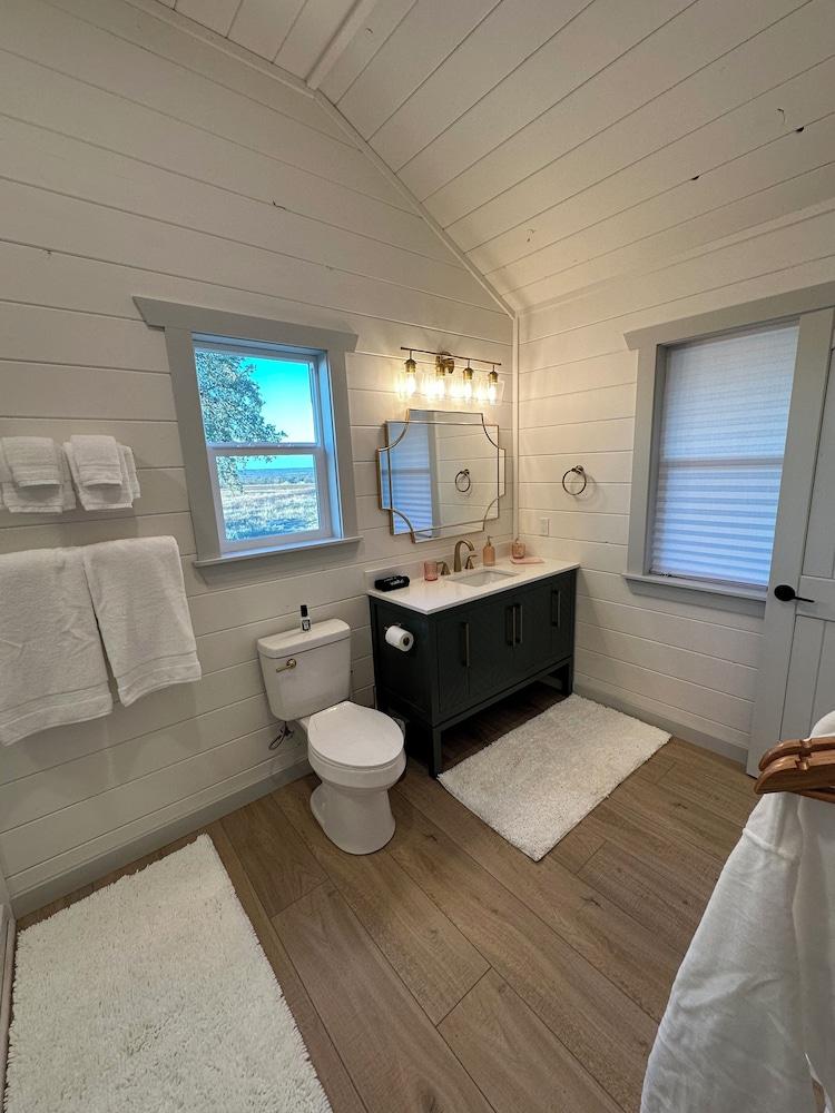Laurel Court Cottages photo 10