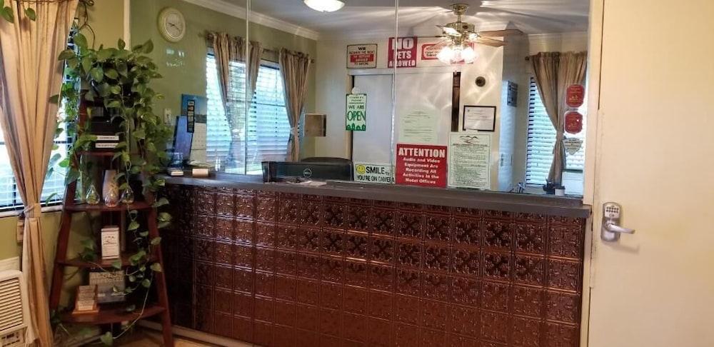 Sierra Crossing Motel photo 9