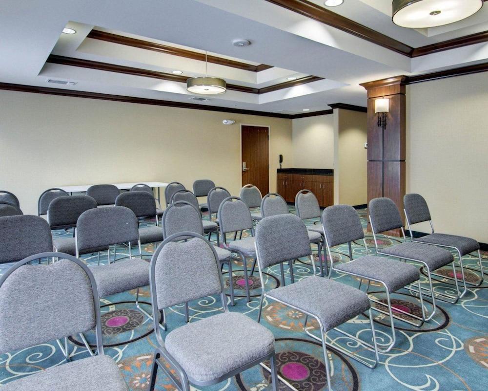 Comfort Suites Texarkana Arkansas photo 23