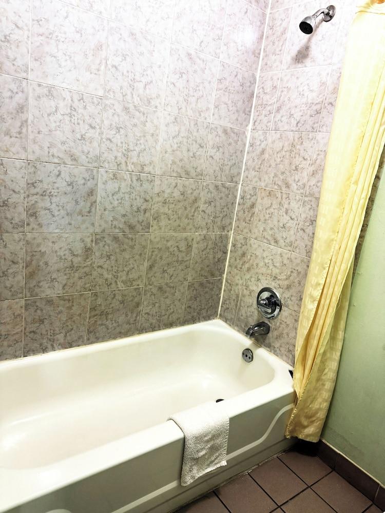 Southern Comfort Motel photo 7