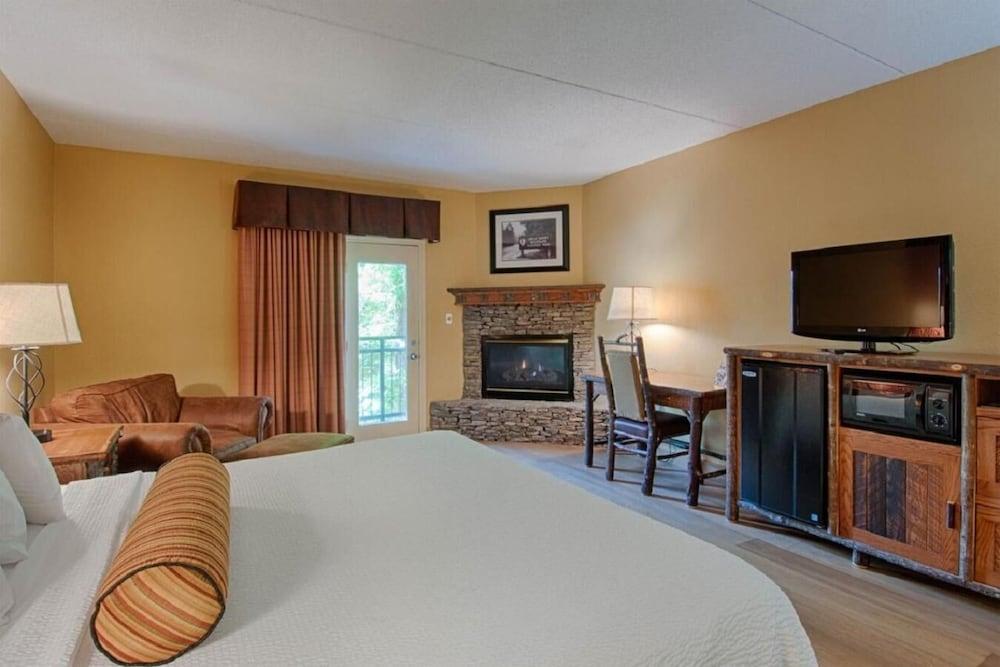 Old Creek Lodge photo 12