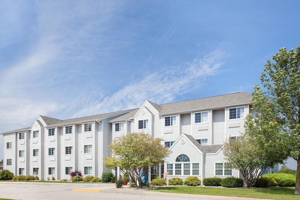 Microtel Inn & Suites By Wyndham Clear Lake — hotel in Clear Lake