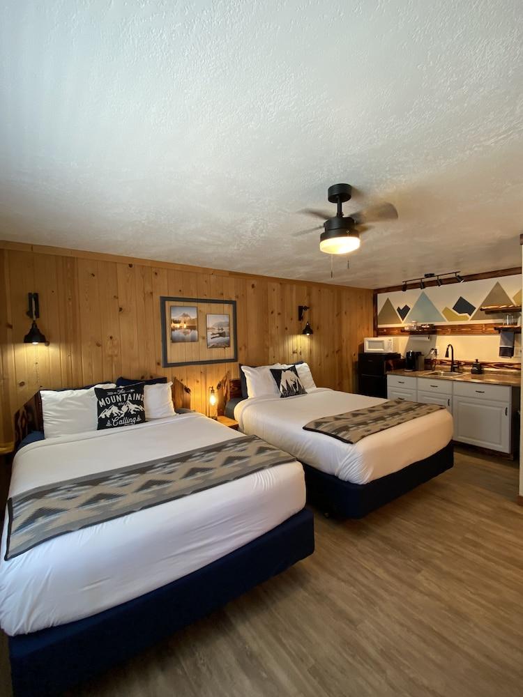 Columbia Point Resort photo 48