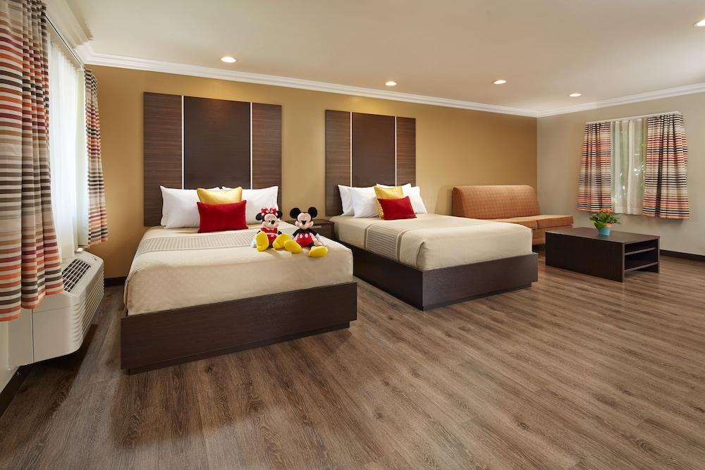 Eden Roc Inn & Suites photo 6