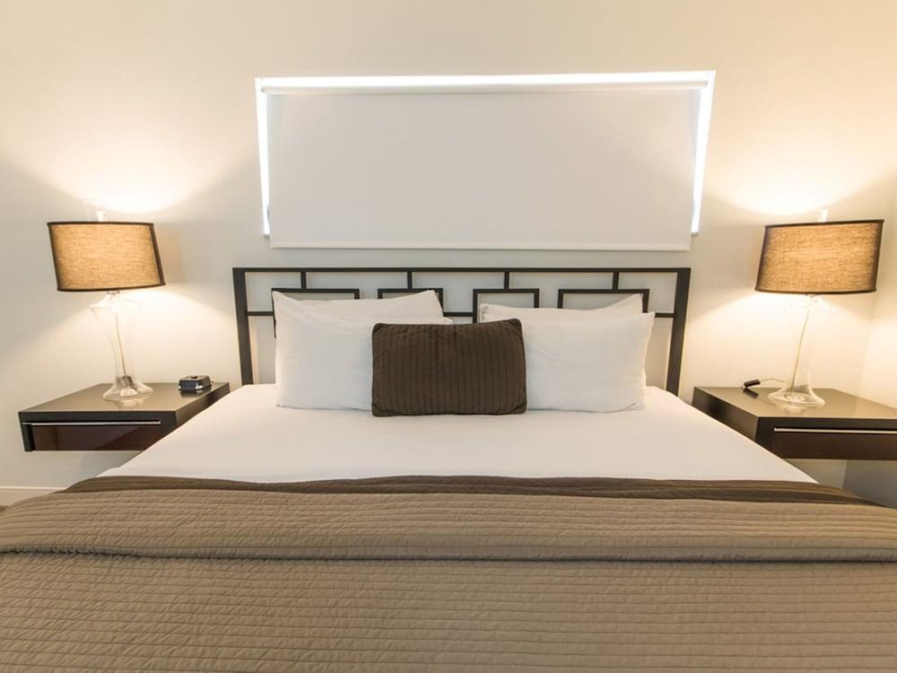Hibiscus Suites - Gateway to Siesta Key photo 10