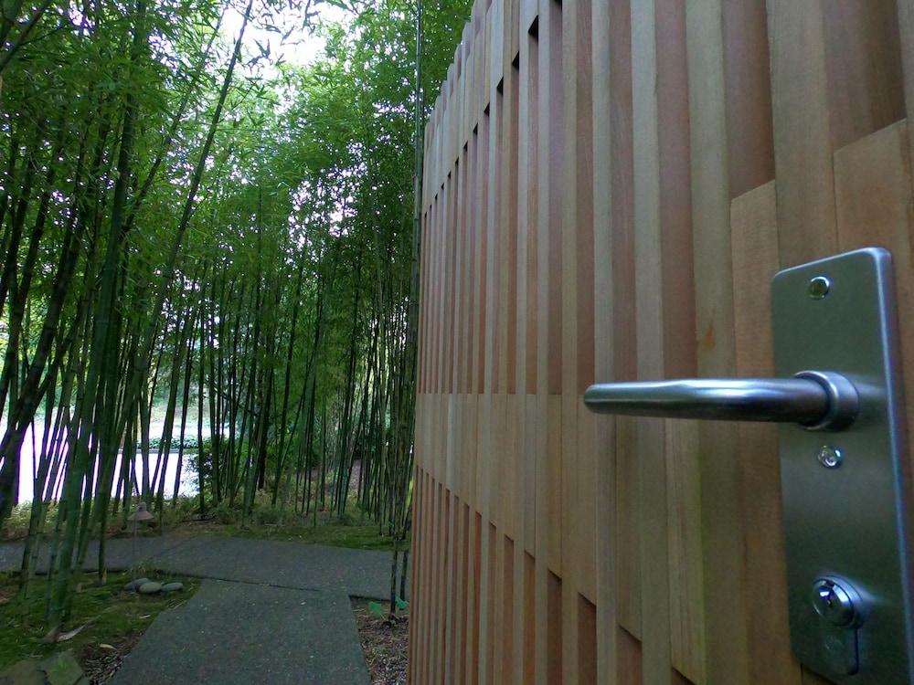 Coast Cabins photo 18