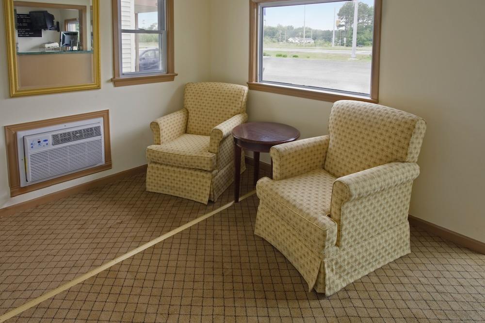 Regal Inn photo 2