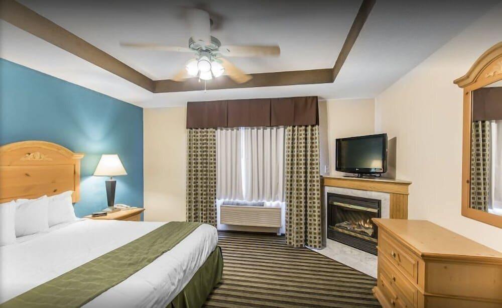 American Inn and Suites photo 21