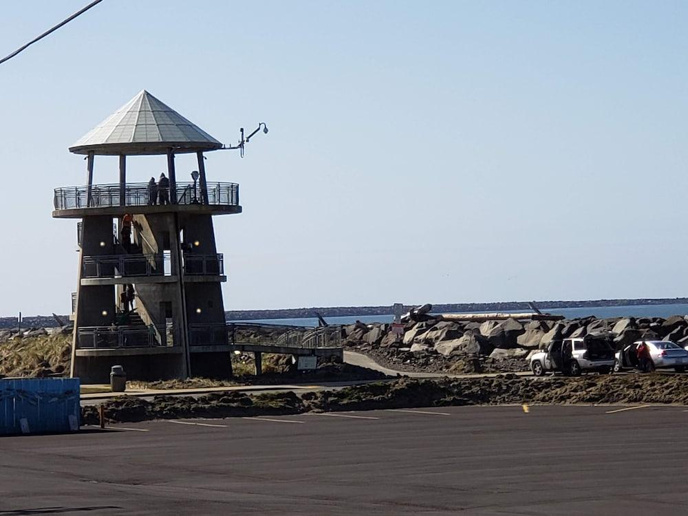 Islander Westport photo 79