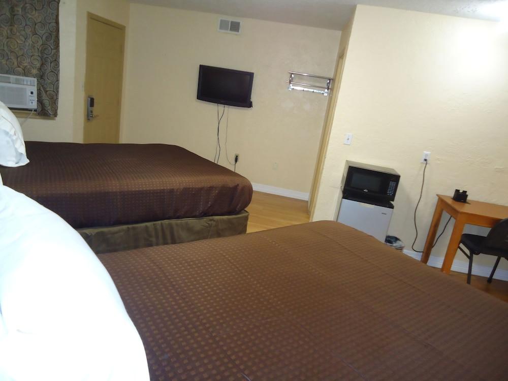 Budget Inn photo 12