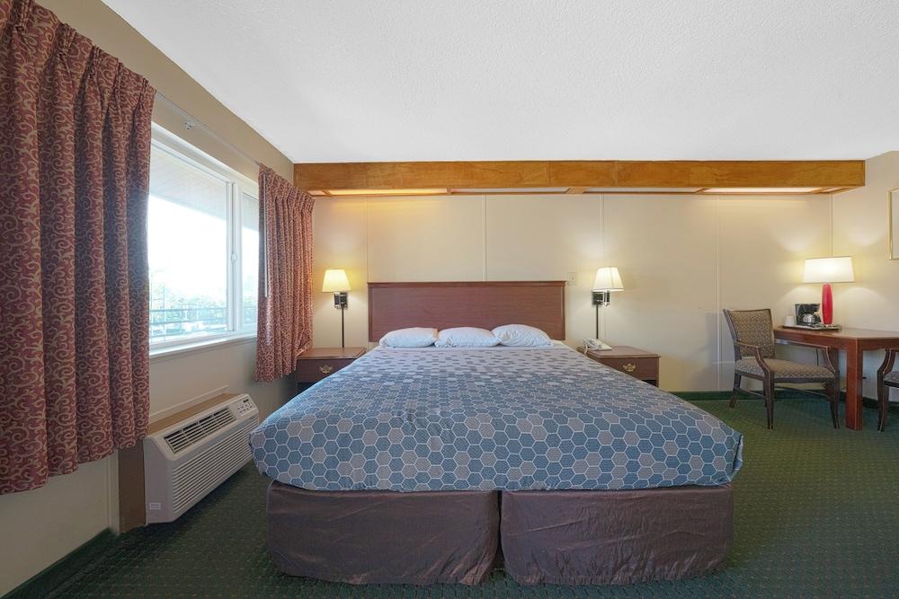 Broadway Inn photo 17