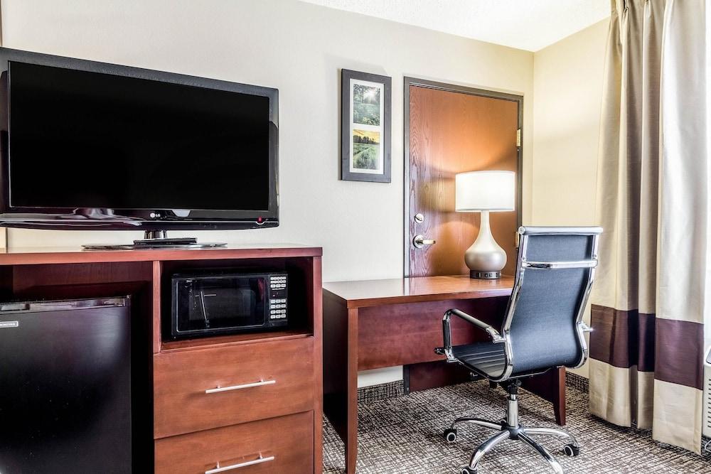 Comfort Inn Norwalk - Sandusky photo 24