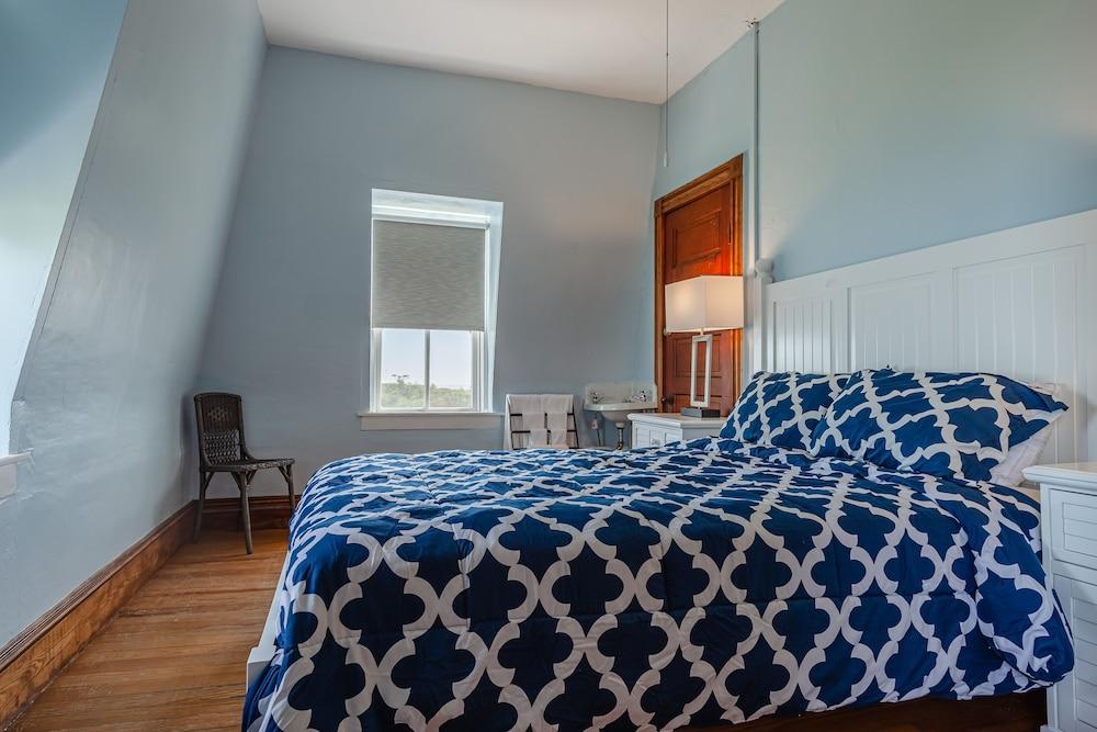 Narragansett Inn photo 42