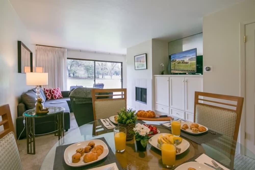 The Napa Residences photo 16