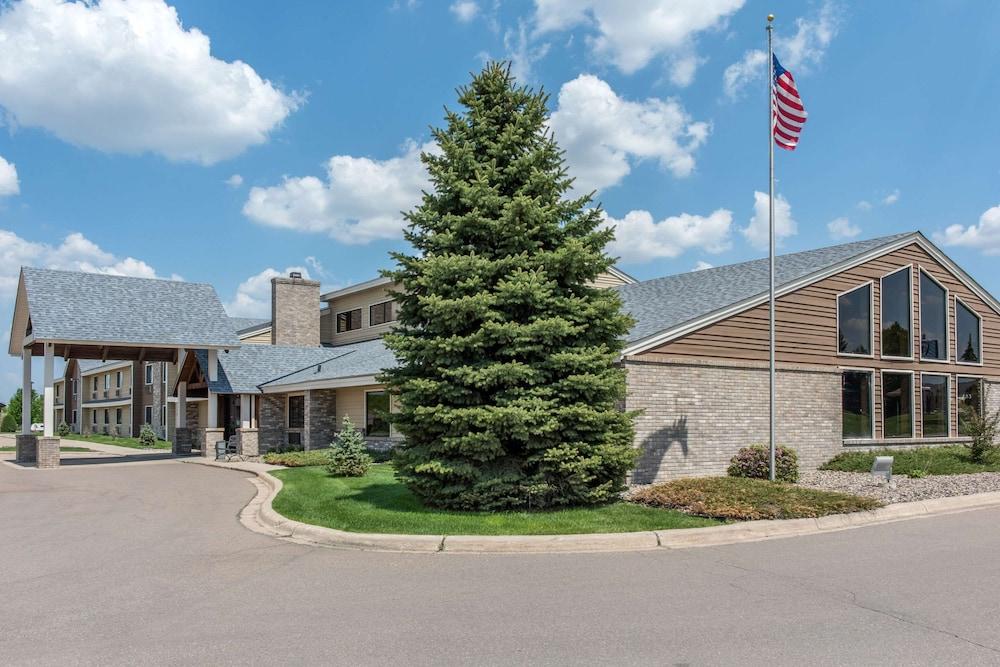 New Prague Inn & Suites photo 30
