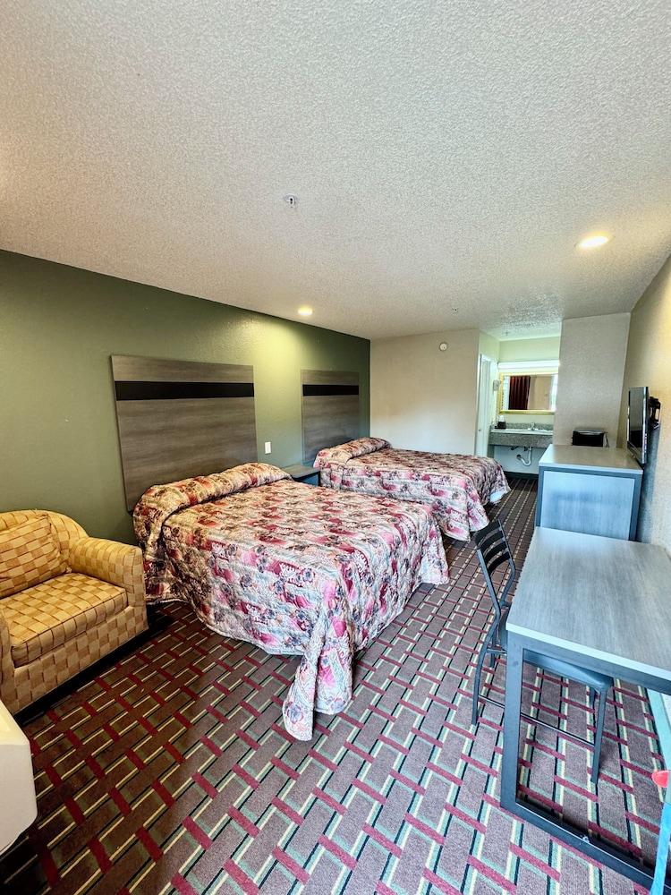Seagoville Inn photo 3