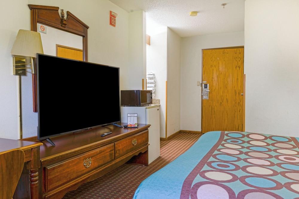Super Sleep Inn photo 17