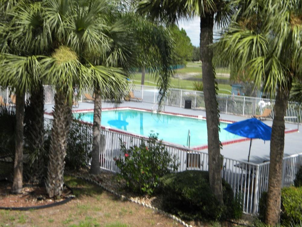 Econo Lodge Daytona Beach - Speedway photo 63