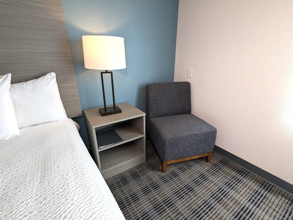 AmericInn by Wyndham Baxter Brainerd photo 6