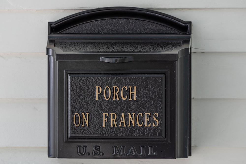 The Porch on Frances Inn photo 54