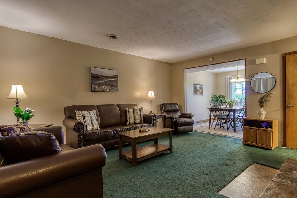 Pinecrest Hotel B photo 6