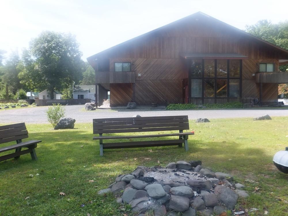 Catskill Mountain Lodge photo 1