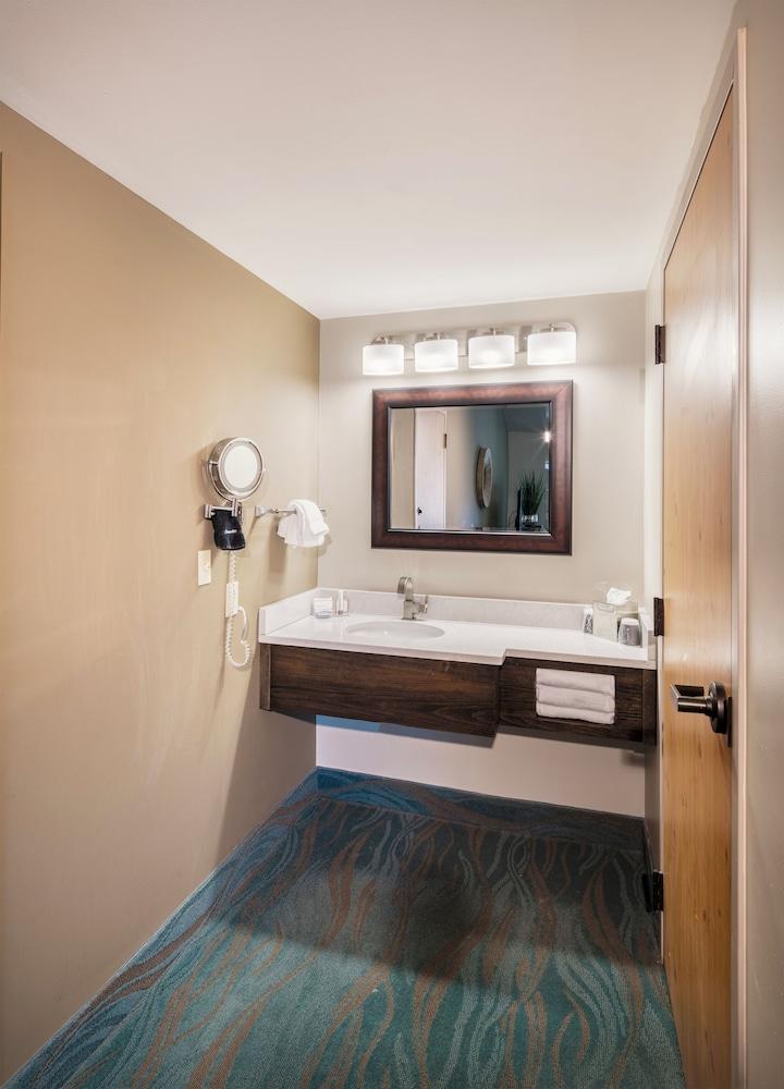 The Lodge at Geneva photo 24