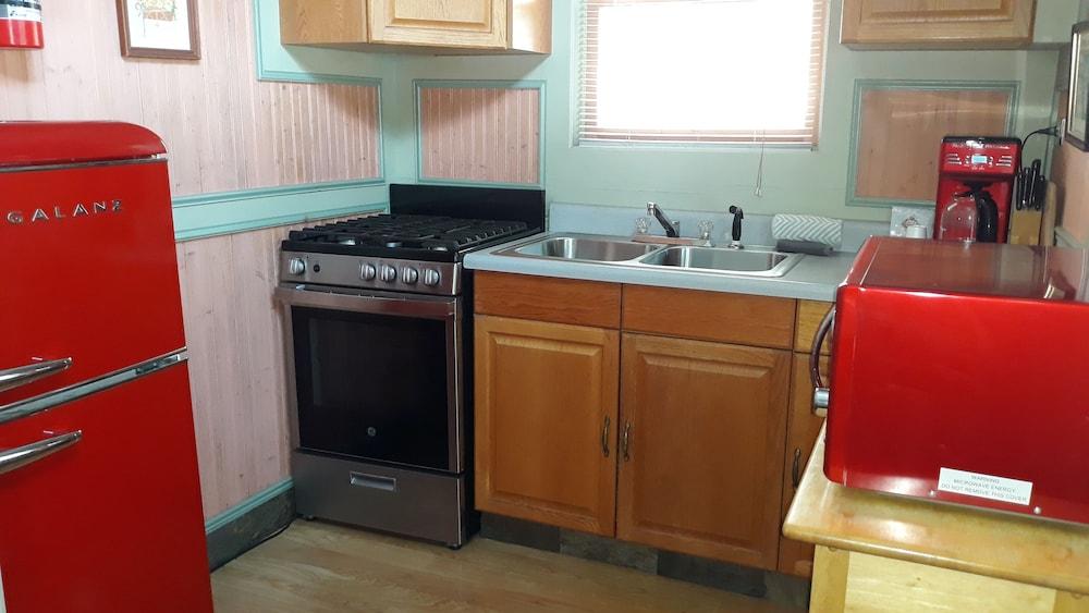 Columbine INN photo 10